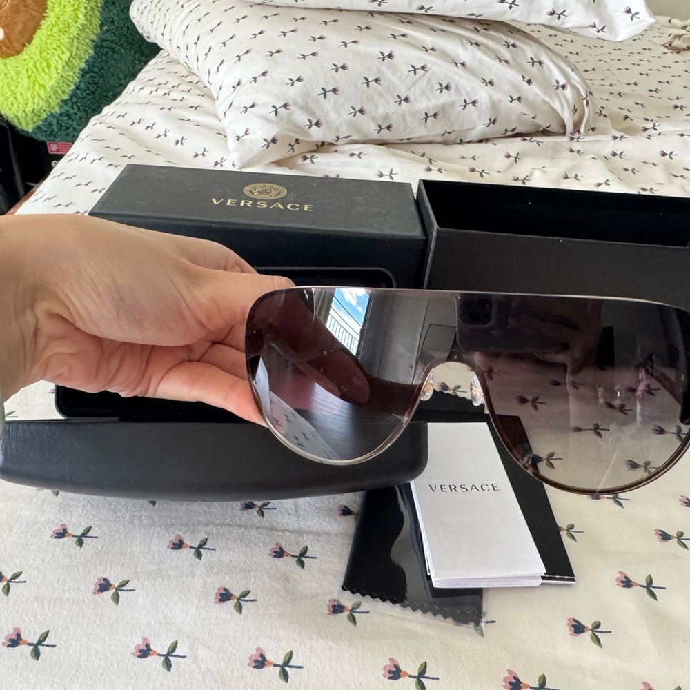 Full Packaging VERSACE Pilot Sunglasses 41mm - Picture 7 of 9